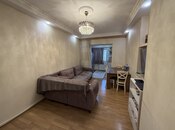 Satılır 2 otaqlı köhnə tikili 50 m², İnşaatçılar m., photo 2 from 8