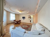 Сдаётся 3-комн. новостройка 140 м², м. Низами, photo 3 from 8
