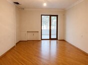 Satılır 3 otaqlı köhnə tikili 95 m², Yasamal q., photo 1 from 7