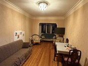 Satılır 2 otaqlı köhnə tikili 70 m², Əhmədli m., photo 2 from 8