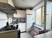 Satılır 2 otaqlı köhnə tikili 50 m², Qara Qarayev m., photo 6 from 8