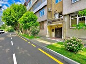 Satılır 2 otaqlı köhnə tikili 65 m², Qara Qarayev m., photo 1 from 8