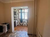 Satılır 2 otaqlı köhnə tikili 45 m², İnşaatçılar m., photo 3 from 8
