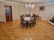 Satılır 3 otaqlı köhnə tikili 90 m², İnşaatçılar m., photo 1 from 5