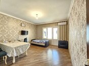 Продаётся 2-комн. вторичка 65 м², photo 1 from 8