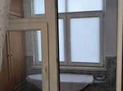 Satılır 2 otaqlı köhnə tikili 60 m², İnşaatçılar m., photo 8 from 8