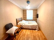 Satılır 3 otaqlı köhnə tikili 70 m², Qara Qarayev m., photo 1 from 8
