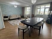 Satılır 4 otaqlı köhnə tikili 110 m², Qara Qarayev m., photo 2 from 8