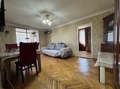 Satılır 3 otaqlı köhnə tikili 45 m², İnşaatçılar m., photo 1 from 8