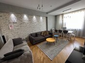 Сдаётся 3-комн. новостройка 95 м², м. Нефтчиляр, photo 1 from 7