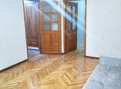 Satılır 2 otaqlı köhnə tikili 55 m², İnşaatçılar m., photo 3 from 8