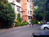 Продаётся 4-комн. вторичка 90 м², м. Кара Караев, photo 1 from 8