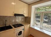 Satılır 2 otaqlı köhnə tikili 60 m², İnşaatçılar m., photo 7 from 8