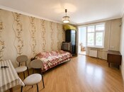 Продаётся 1-комн. вторичка 35 м², м. Нефтчиляр, photo 2 from 8