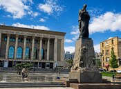 Продаётся 2-комн. вторичка 60 м², м. Низами, photo 1 from 8