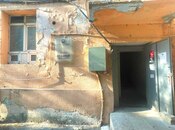 Satılır 1 otaqlı köhnə tikili 20 m², Qara Qarayev m., photo 1 from 4