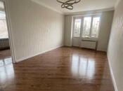 Продаётся 2-комн. вторичка 50 м², м. Кара Караев, photo 1 from 8