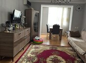 Продаётся 3-комн. вторичка 65 м², м. Кара Караев, photo 1 from 8