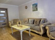 Satılır 3 otaqlı köhnə tikili 80 m², İnşaatçılar m., photo 2 from 8