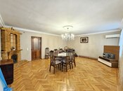 Satılır 3 otaqlı köhnə tikili 90 m², İnşaatçılar m., photo 1 from 8
