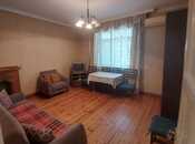 Satılır 2 otaqlı köhnə tikili 50 m², Nəsimi r., photo 2 from 8