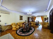Satılır 12 otaqlı həyət evi/bağ evi 500 m², Nəsimi r., photo 1 from 8