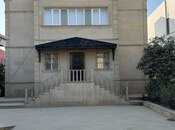 Satılır 8 otaqlı həyət evi/bağ evi 450 m², Badamdar q., photo 1 from 8