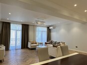 Satılır 4 otaqlı yeni tikili 242 m², 28 May m., photo 1 from 8