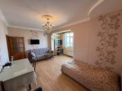 Satılır 2 otaqlı köhnə tikili 45 m², Xalqlar Dostluğu m., photo 2 from 8