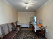 Satılır 2 otaqlı köhnə tikili 60 m², İnşaatçılar m., photo 1 from 8