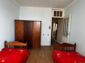 Satılır 2 otaqlı köhnə tikili 60 m², İnşaatçılar m., photo 4 from 8