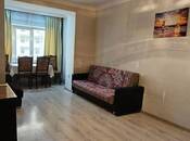 Satılır 2 otaqlı köhnə tikili 60 m², İnşaatçılar m., photo 1 from 7
