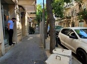 Satılır 2 otaqlı köhnə tikili 55 m², Sahil m., photo 2 from 8