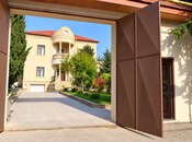 Satılır 6 otaqlı həyət evi/bağ evi 350 m², Qaraçuxur q., photo 3 from 8