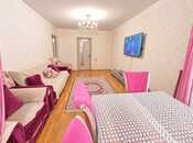 Продаётся 3-комн. вторичка 70 м², м. Кара Караев, photo 1 from 8
