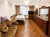 Продаётся 3-комн. вторичка 90 м², м. Кара Караев, photo 1 from 8