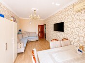 Satılır 2 otaqlı köhnə tikili 65 m², Nəsimi m., photo 2 from 8