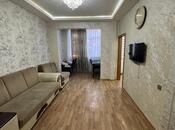 Satılır 2 otaqlı köhnə tikili 65 m², İnşaatçılar m., photo 1 from 8