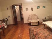 Satılır 3 otaqlı köhnə tikili 75 m², İnşaatçılar m., photo 2 from 8