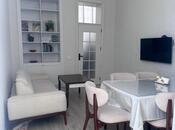 Продаётся 2-комн. вторичка 45 м², м. Низами, photo 1 from 8
