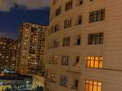Продаётся 3-комн. новостройка 138 м², м. Элмляр Академиясы, photo 1 from 8