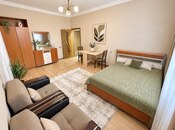 Satılır 1 otaqlı köhnə tikili 40 m², Qara Qarayev m., photo 1 from 8
