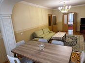 Сдаётся 3-комн. вторичка 90 м², м. Гянджлик, photo 1 from 8