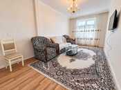 Satılır 3 otaqlı köhnə tikili 55 m², Günəşli q., photo 1 from 8
