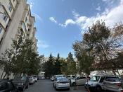 Продаётся 3-комн. вторичка 70 м², м. Нефтчиляр, photo 1 from 8