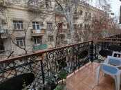 Satılır 2 otaqlı köhnə tikili 60 m², Sahil m., photo 1 from 8