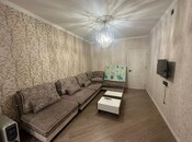 Satılır 2 otaqlı köhnə tikili 65 m², Xalqlar Dostluğu m., photo 2 from 8