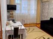 Продаётся 2-комн. вторичка 53 м², м. Элмляр Академиясы, photo 1 from 8