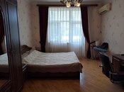 Продаётся 1-комн. вторичка 30 м², м. Иншаатчылар, photo 1 from 8