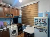 Satılır 2 otaqlı köhnə tikili 65 m², İnşaatçılar m., photo 4 from 8